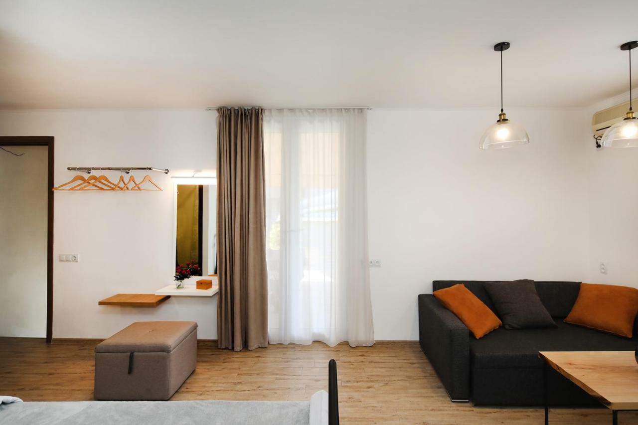 Hotel Twins Tbilisi Esterno foto