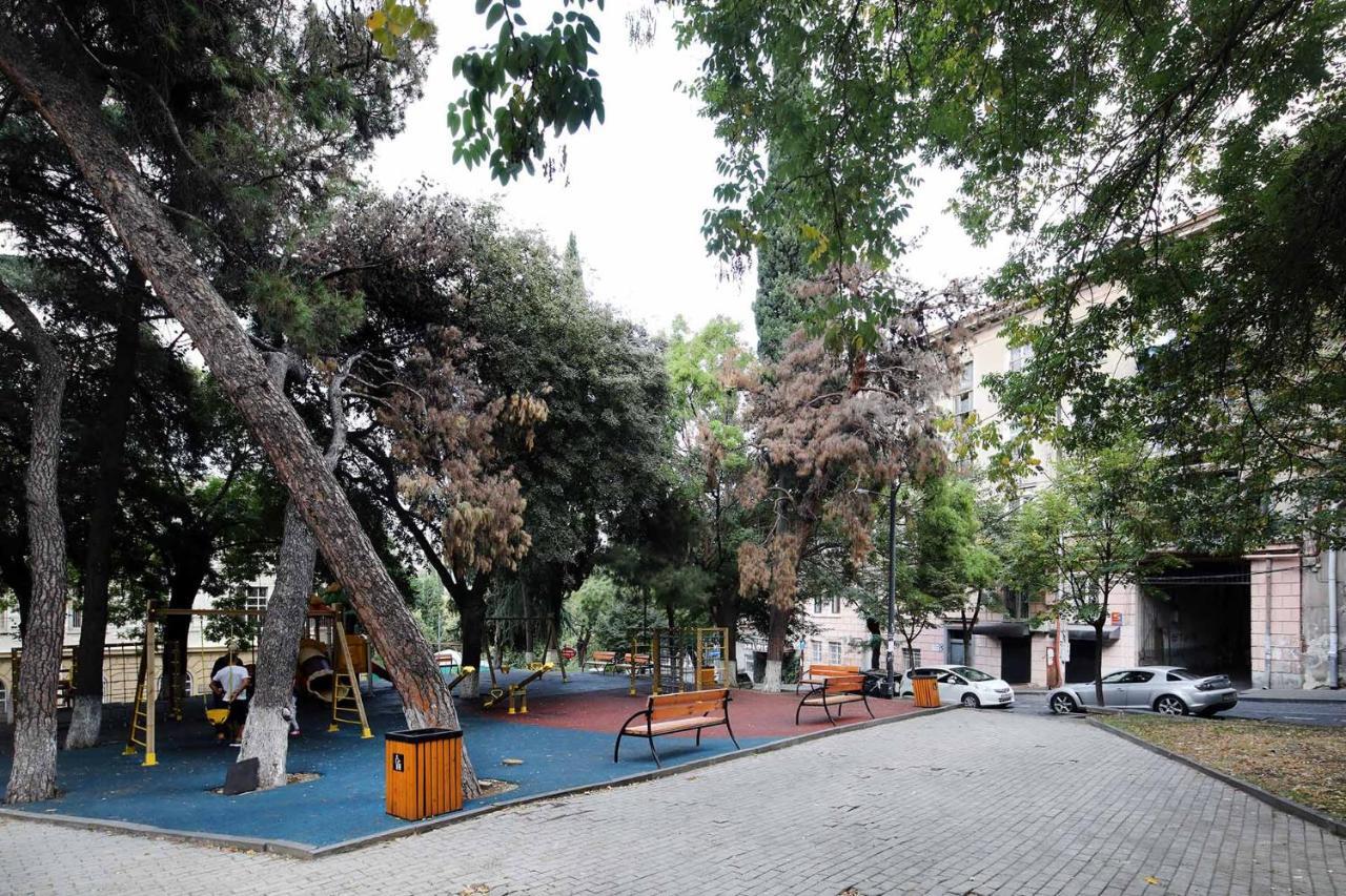 Hotel Twins Tbilisi Esterno foto